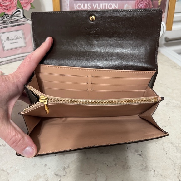 Louis Vuitton REPAINTED brown monogram vernis wallet w/insert chain and COA